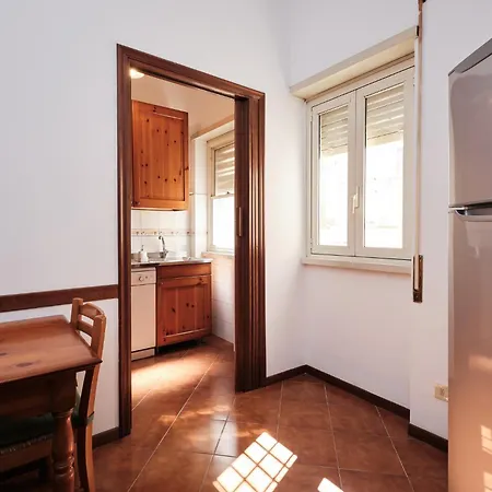 Elegante Con 3 Da Letto Vicino Il Centro